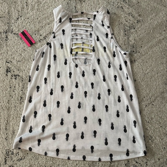 Material Girl Active Women’s Pineapple Paradise Graphic White Tank NET SZ: XL - Picture 3 of 3